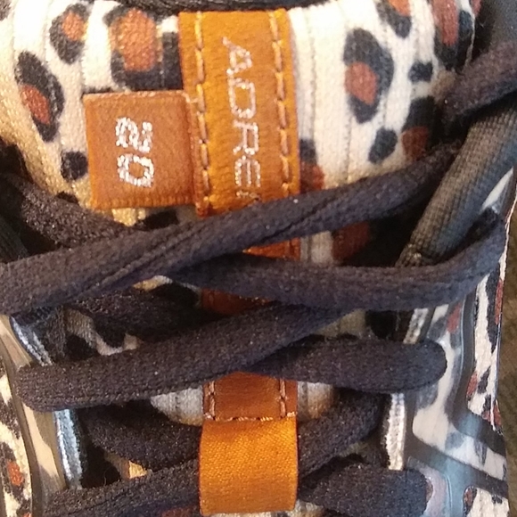 brooks leopard adrenaline